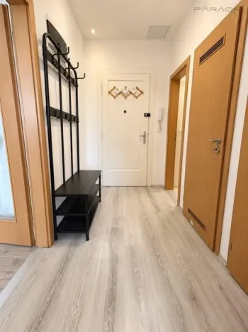 Pronájem bytu 1+1, Praha - Vršovice, Sportovní, 38 m2