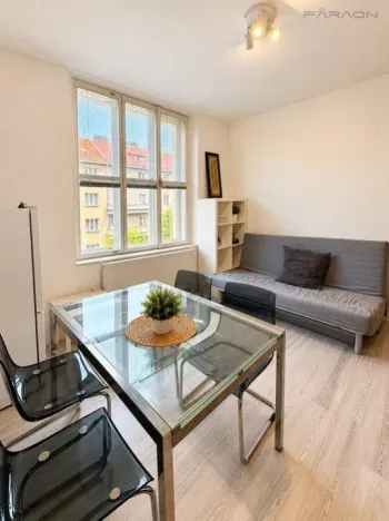 Pronájem bytu 1+1, Praha - Vršovice, Sportovní, 38 m2