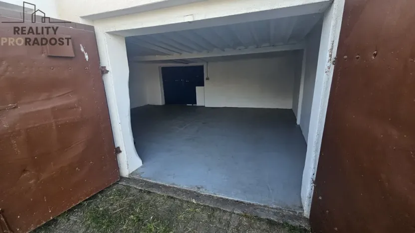 Pronájem garáže, Teplice, Libušina, 38 m2