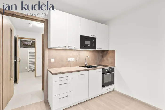 Pronájem bytu 1+kk, Brno, Líšeňská, 29 m2