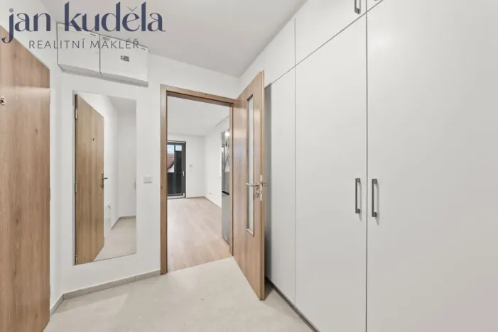 Pronájem bytu 1+kk, Brno, Líšeňská, 29 m2
