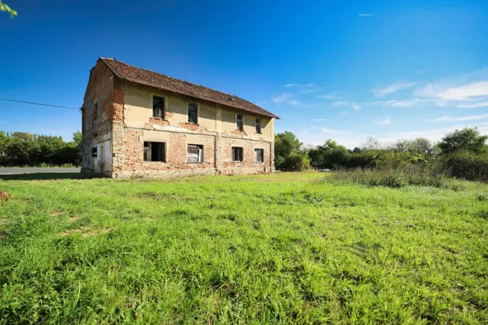 Prodej činžovního domu, Zeleneč - Mstětice, 390 m2