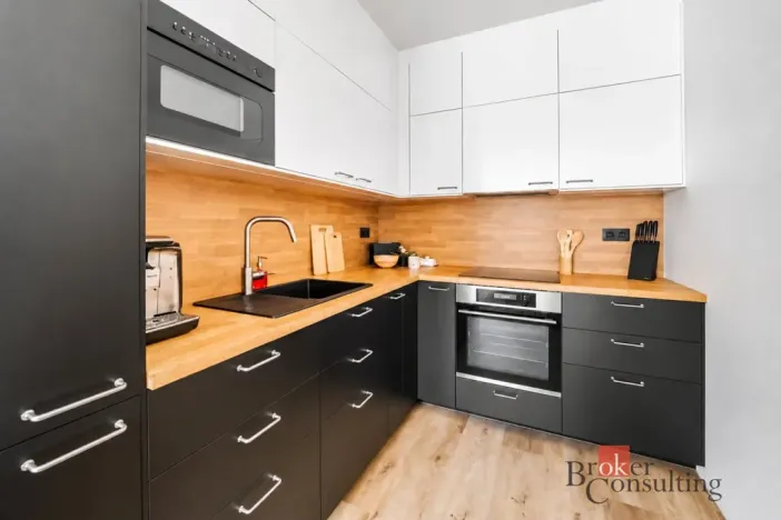 Prodej bytu 2+kk, Praha - Zličín, Tvrdonická, 72 m2