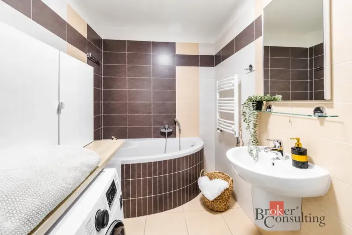 Prodej bytu 2+kk, Praha - Zličín, Tvrdonická, 72 m2