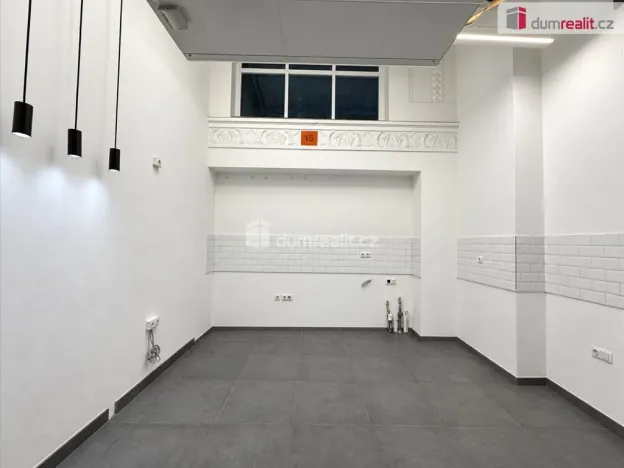 Pronájem obchodního prostoru, Brno - Brno-město, Nádražní, 14 m2