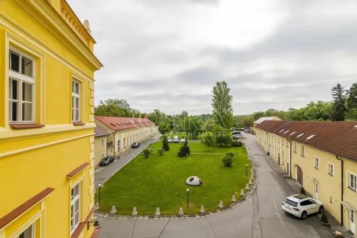 Pronájem kanceláře, Praha - Záběhlice, Za potokem, 168 m2
