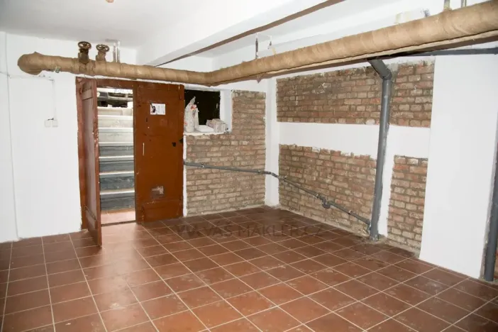 Pronájem skladu, Praha - Karlín, Pobřežní, 91 m2