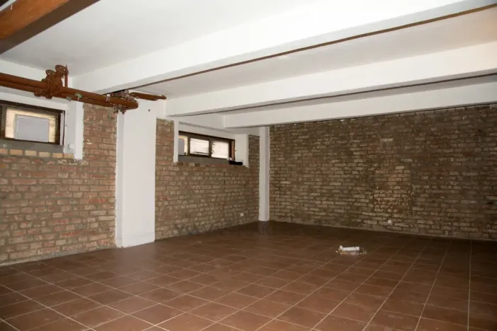 Pronájem skladu, Praha - Karlín, Pobřežní, 91 m2