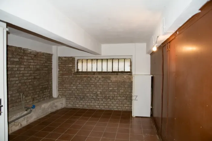 Pronájem skladu, Praha - Karlín, Pobřežní, 91 m2