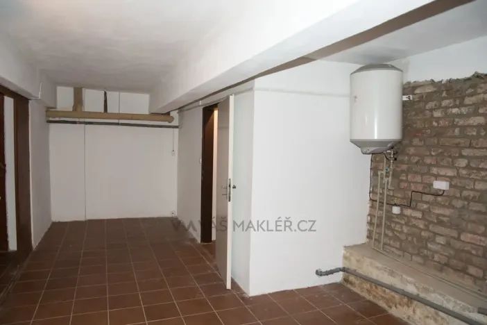 Pronájem skladu, Praha - Karlín, Pobřežní, 91 m2