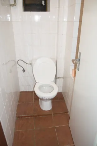 Pronájem skladu, Praha - Karlín, Pobřežní, 91 m2