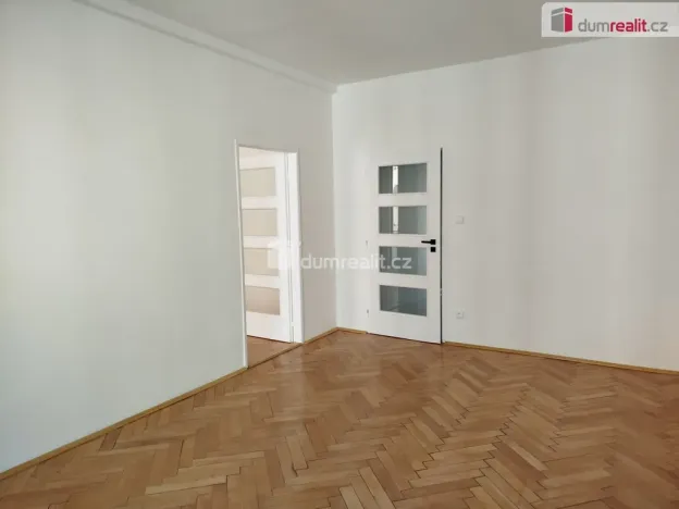 Pronájem bytu 2+1, Karlovy Vary, K. Čapka, 57 m2