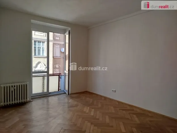 Pronájem bytu 2+1, Karlovy Vary, K. Čapka, 57 m2