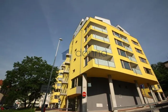 Pronájem bytu 2+kk, Praha, Jeseniova, 58 m2