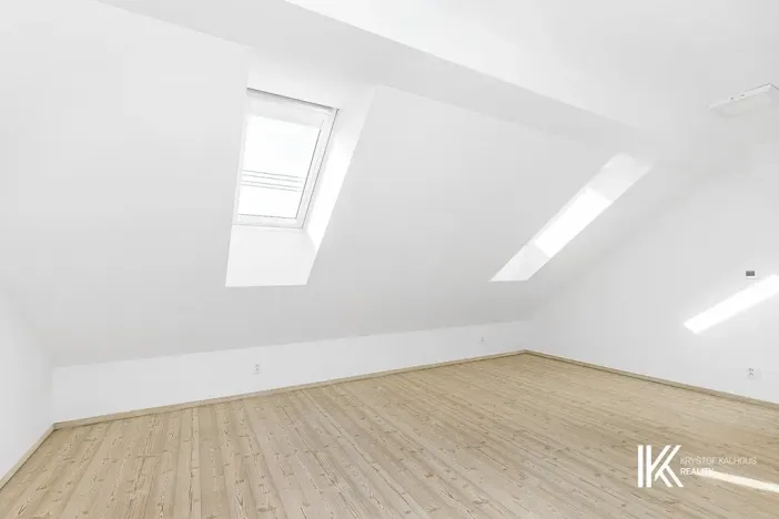 Pronájem obchodního prostoru, Pardubice, Chrudimská, 131 m2