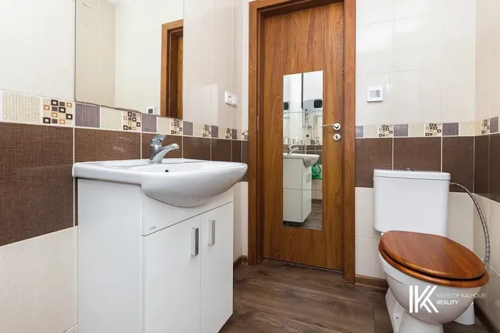 Pronájem obchodního prostoru, Pardubice, Chrudimská, 131 m2
