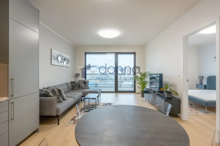 Pronájem bytu 2+kk, Praha, Jankovcova, 60 m2