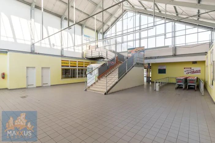 Prodej obchodního prostoru, Žatec, Husova, 2862 m2