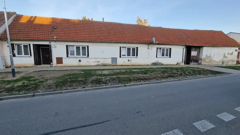 Prodej rodinného domu, Hrušovany u Brna, Palackého, 200 m2