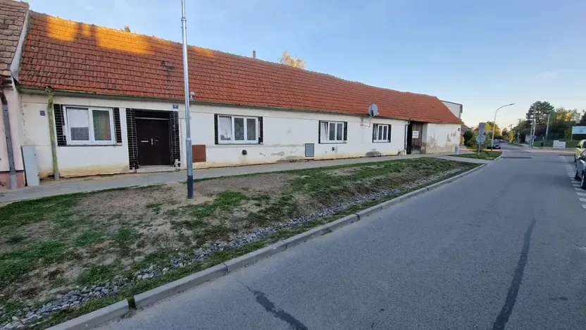 Prodej rodinného domu, Hrušovany u Brna, Palackého, 200 m2