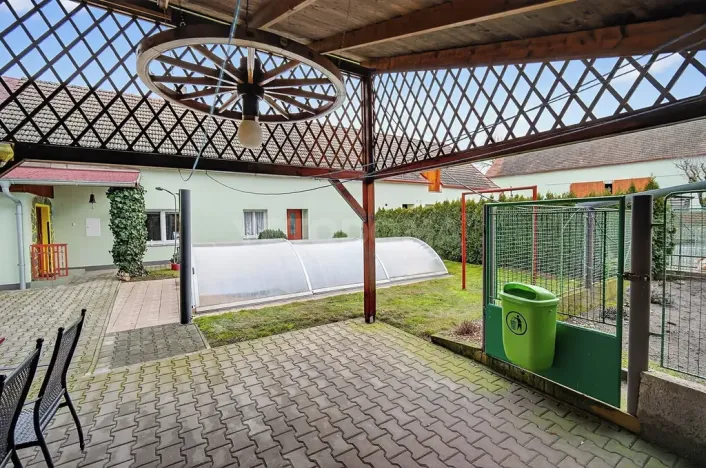 Prodej rodinného domu, Benešovice, 231 m2