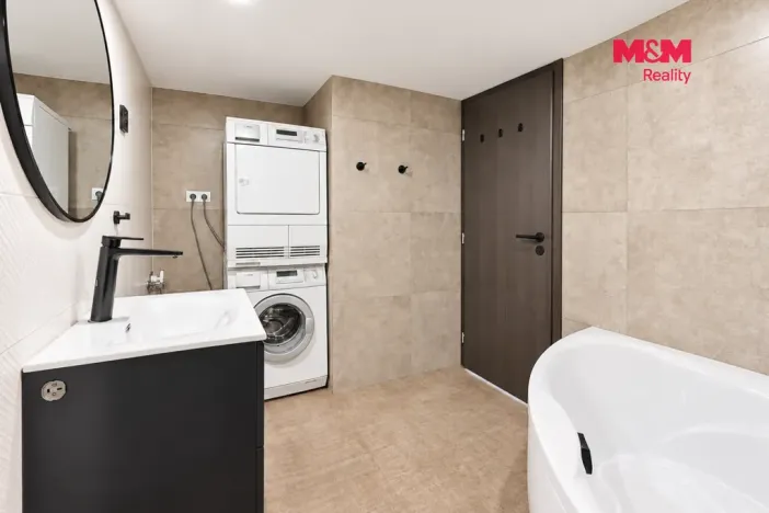 Prodej bytu 1+kk, Zlín, J. A. Bati, 100 m2