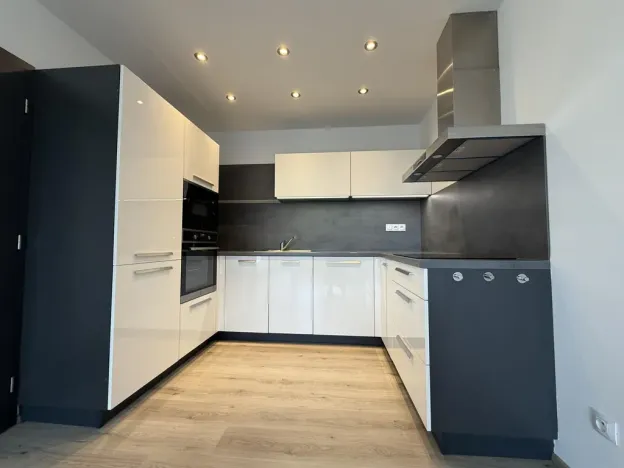 Pronájem bytu 2+kk, Pardubice - Zelené Předměstí, Pod Vinicí, 64 m2