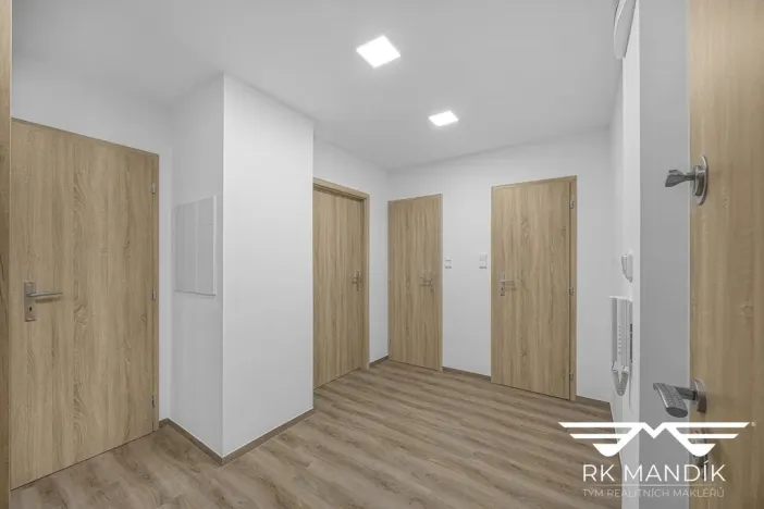 Pronájem bytu 3+1, Praha - Troja, Lublinská, 63 m2