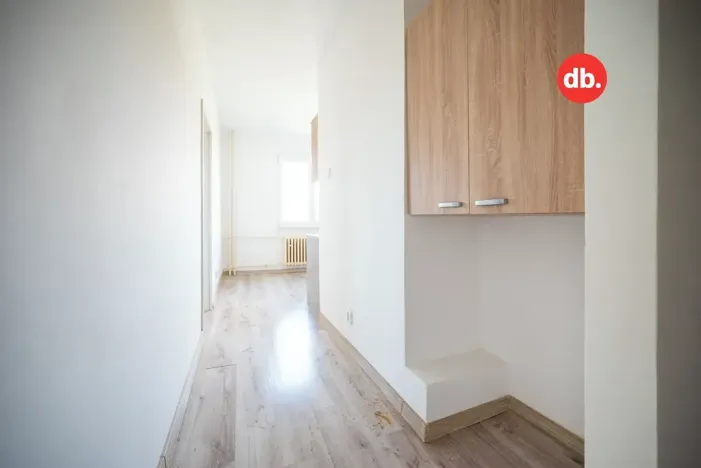 Pronájem bytu 2+1, Karlovy Vary, Krymská, 52 m2