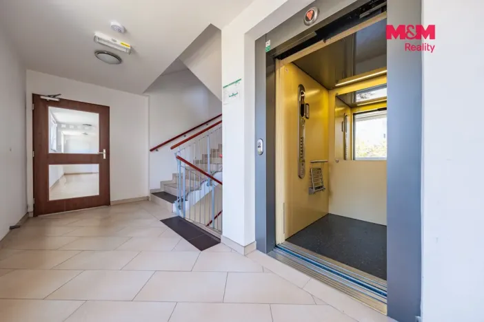 Pronájem bytu 2+kk, Praha - Horní Měcholupy, Hornoměcholupská, 60 m2