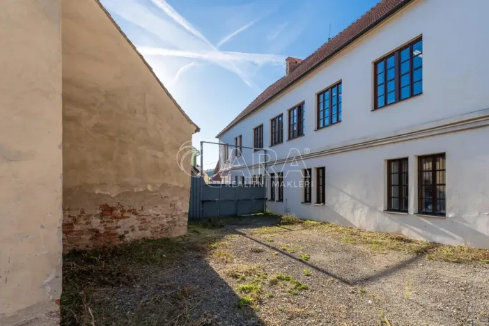 Prodej výrobních prostor, Ivančice, Palackého náměstí, 1196 m2