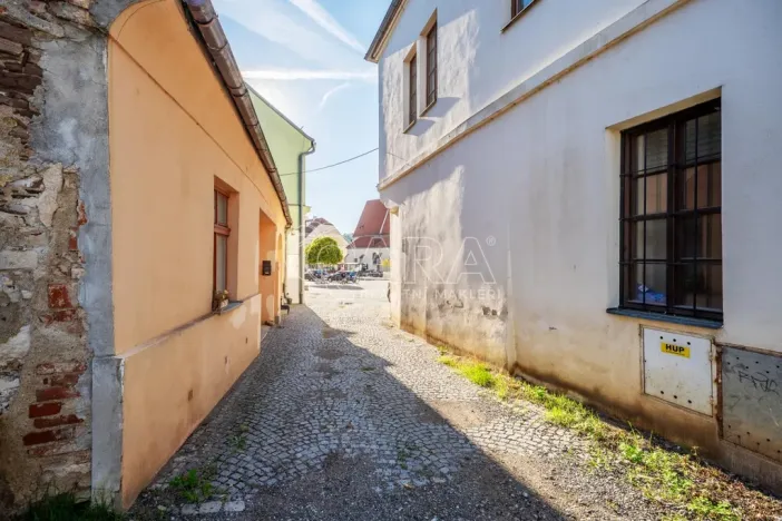 Prodej výrobních prostor, Ivančice, Palackého náměstí, 1196 m2