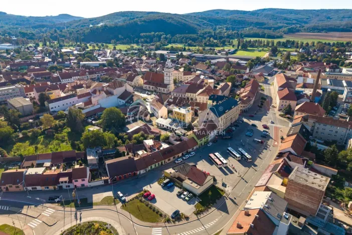 Prodej výrobních prostor, Ivančice, Palackého náměstí, 1196 m2