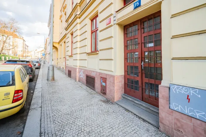 Pronájem bytu 1+1, Praha - Smíchov, Holečkova, 38 m2
