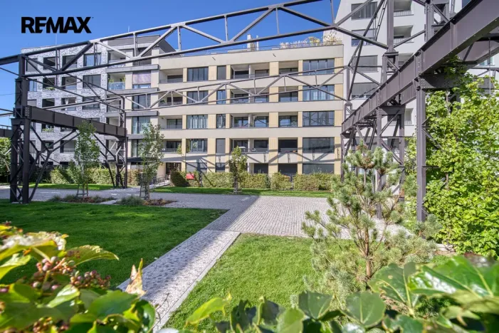 Pronájem bytu 2+kk, Praha - Holešovice, Jankovcova, 52 m2