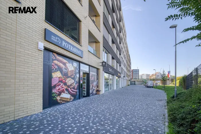 Pronájem bytu 2+kk, Praha - Holešovice, Jankovcova, 52 m2