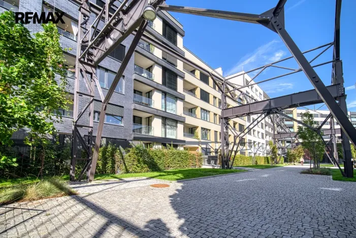 Pronájem bytu 2+kk, Praha - Holešovice, Jankovcova, 52 m2