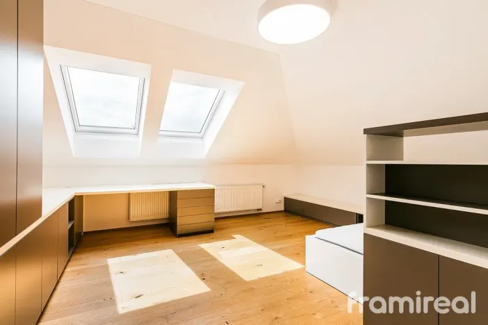 Prodej rodinného domu, Ohrobec, Krátká, 400 m2
