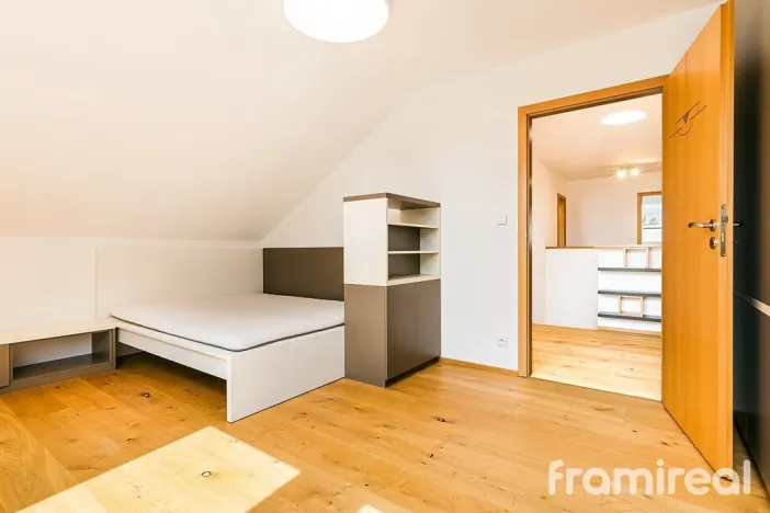 Prodej rodinného domu, Ohrobec, Krátká, 400 m2