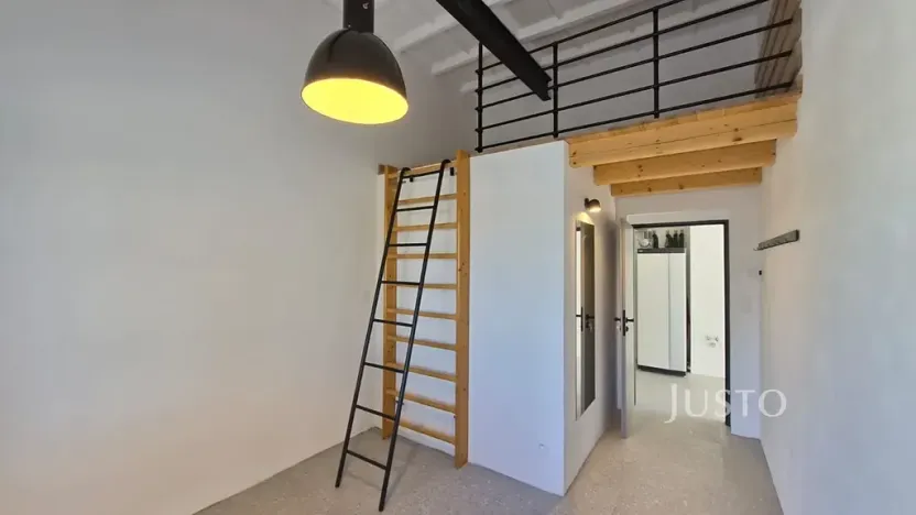 Pronájem kanceláře, Písek, Za Nádražím, 85 m2
