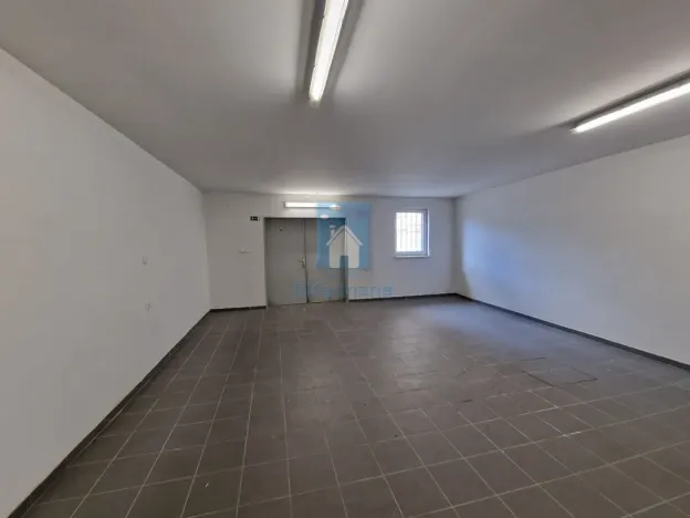 Pronájem skladu, Domažlice, Husova třída, 285 m2