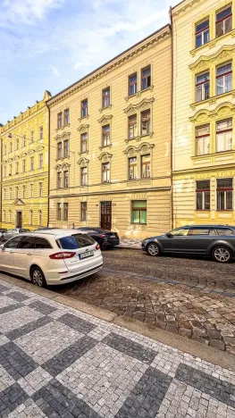 Pronájem bytu 2+kk, Praha - Vinohrady, Rybalkova, 39 m2