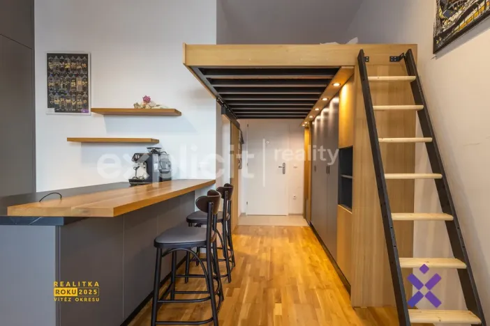 Pronájem bytu 1+kk, Zlín, Lorencova, 28 m2