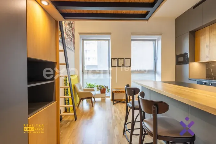 Pronájem bytu 1+kk, Zlín, Lorencova, 28 m2