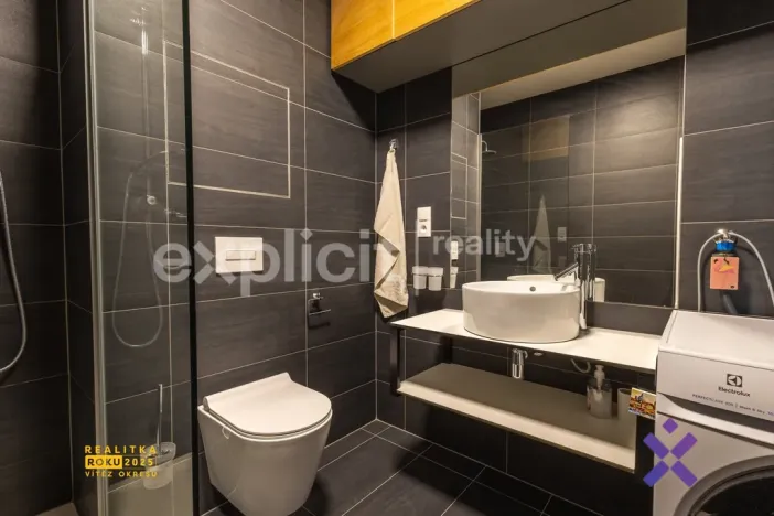 Pronájem bytu 1+kk, Zlín, Lorencova, 28 m2