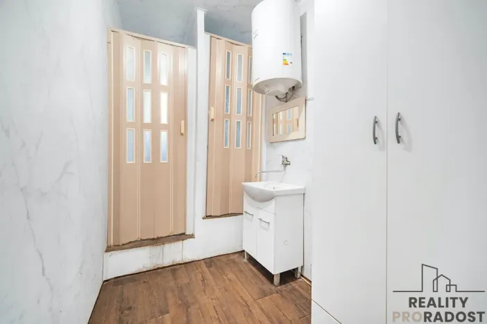 Pronájem pokoje, Sezemice, 30 m2
