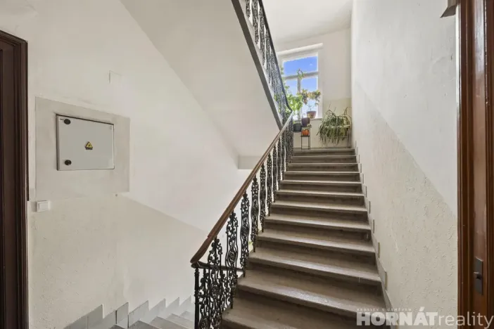Pronájem bytu 1+kk, Praha - Smíchov, Nádražní, 28 m2