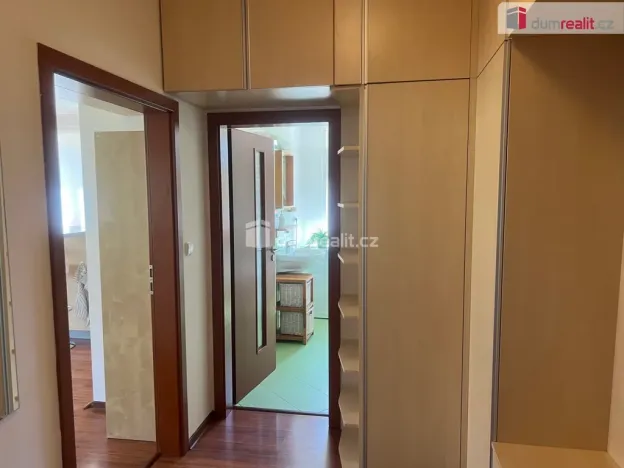 Pronájem bytu 1+kk, Praha - Ďáblice, Hořínecká, 48 m2
