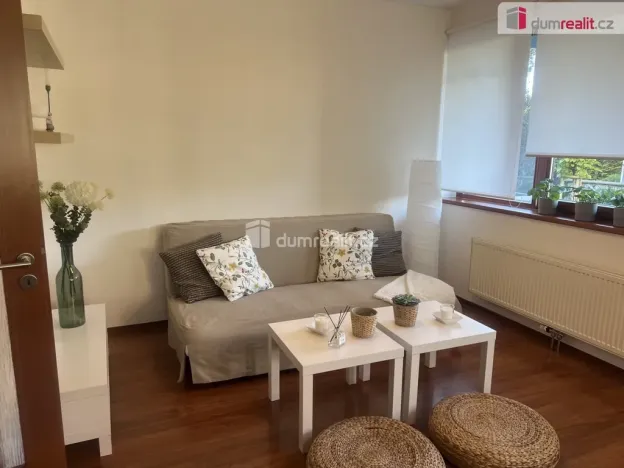 Pronájem bytu 1+kk, Praha - Ďáblice, Hořínecká, 48 m2