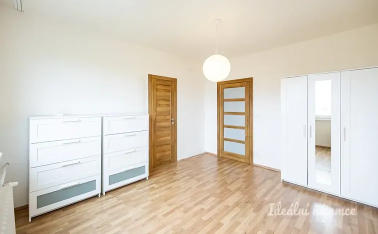 Pronájem bytu 2+1, Praha - Záběhlice, Želivecká, 55 m2
